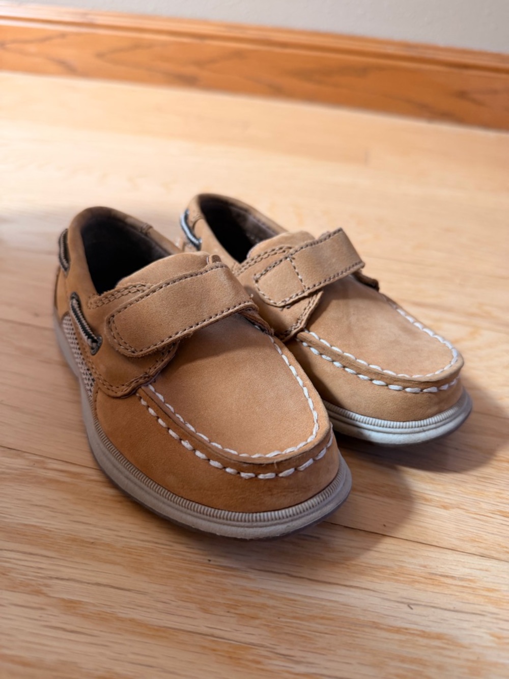 Sperry Kids Tan Hook-and-Loop Boat Shoes